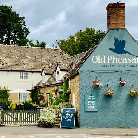 Hotel The Old Pheasant Glaston Exterior foto