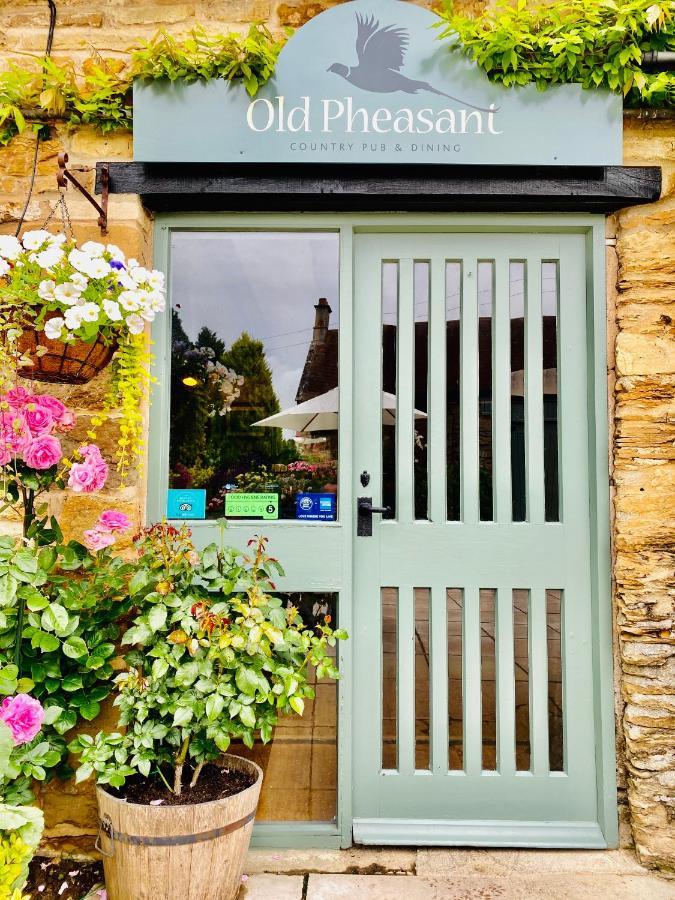 Hotel The Old Pheasant Glaston Exterior foto